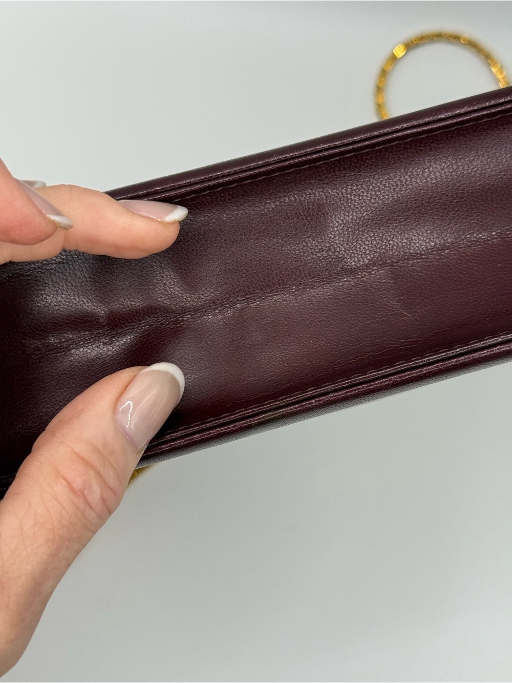 Oscar de la Renta Vintage Burgundy Leather Envelope Clutch with Gold Chain - Picture 11 of 14